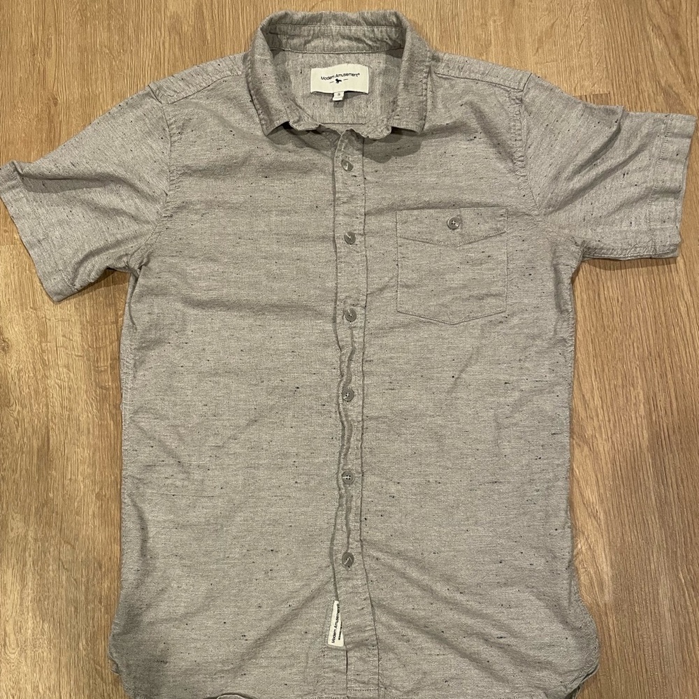 Gray Modern Amusement Button Down
